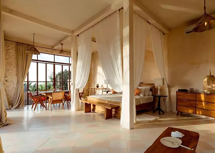 4 Bedrooms Seaview 25mtr Pool, Padang Padang Beach, *