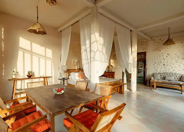 4 Bedrooms Seaview 25mtr Pool, Padang Padang Beach, Villa Uluwatu (Bali)