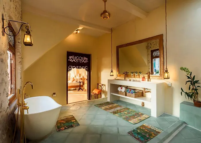4 Bedrooms Seaview 25mtr Pool, Padang Padang Beach, * Uluwatu (Bali)