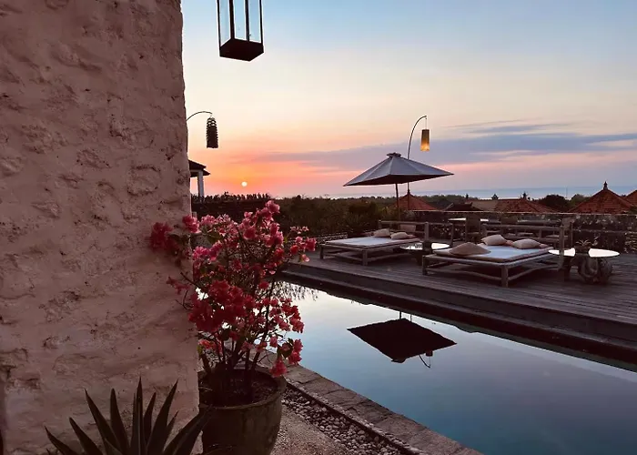 Villa 4 Bedrooms Seaview 25mtr Pool, Padang Padang Beach, Uluwatu (Bali)