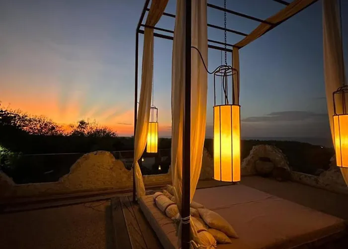4 Bedrooms Seaview 25mtr Pool, Padang Padang Beach, Villa Uluwatu (Bali)