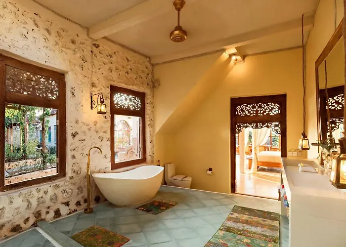 Villa 4 Bedrooms Seaview 25mtr Pool, Padang Padang Beach, *